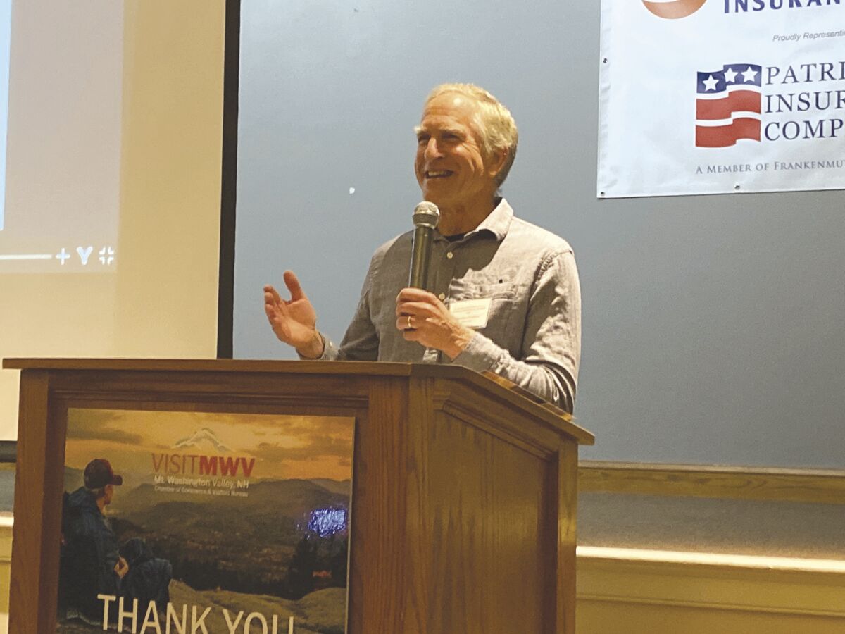 Chamber presents awards at annual meeting